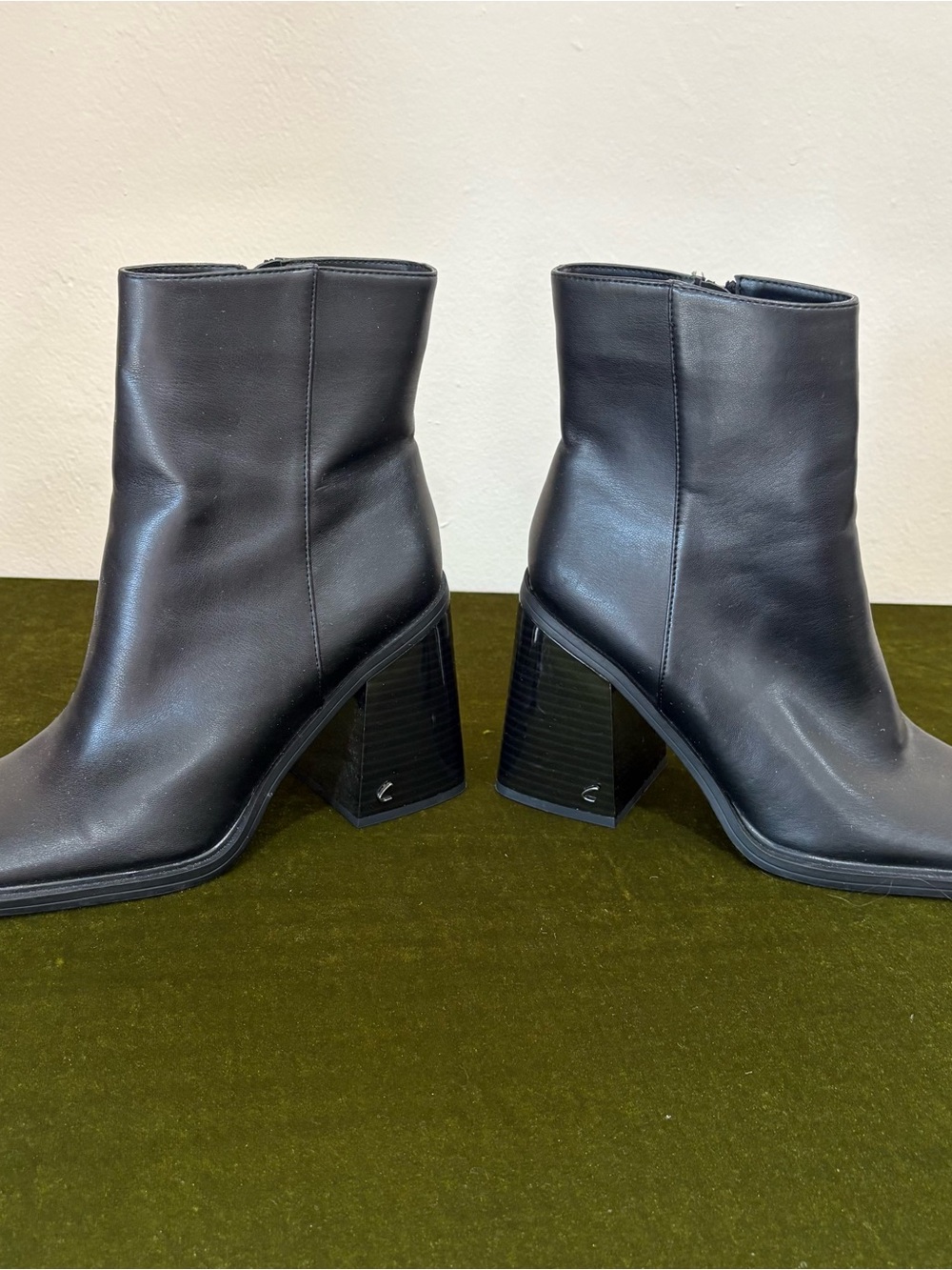 Circus Sam Edelman Layla Black Women's Block Heel Ankle Boots - Picture 4 of 13
